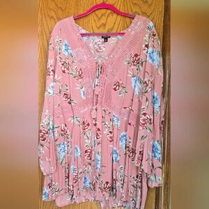 Torrid Size 4 Long sleeve Top Crocheted Lace detail